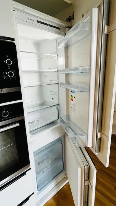 Apartment Holesovice, Garden, Garage ปราก ภายนอก รูปภาพ