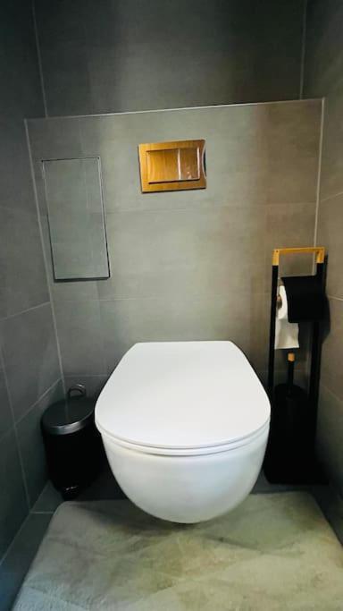 Apartment Holesovice, Garden, Garage ปราก ภายนอก รูปภาพ