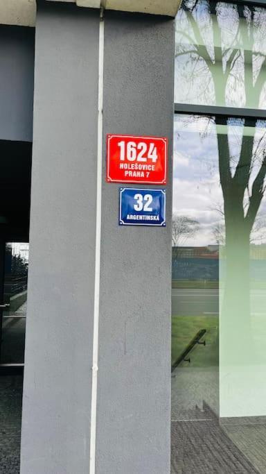 Apartment Holesovice, Garden, Garage ปราก ภายนอก รูปภาพ