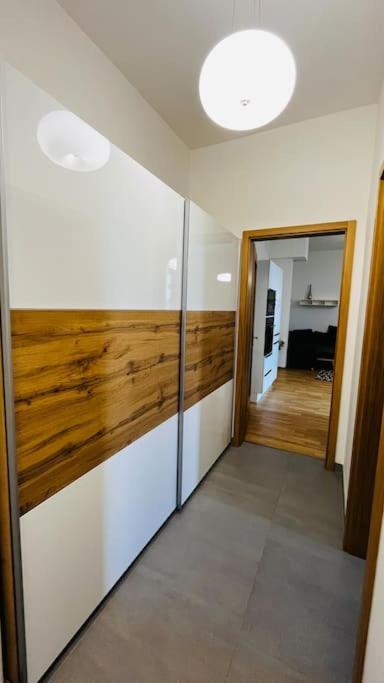 Apartment Holesovice, Garden, Garage ปราก ภายนอก รูปภาพ