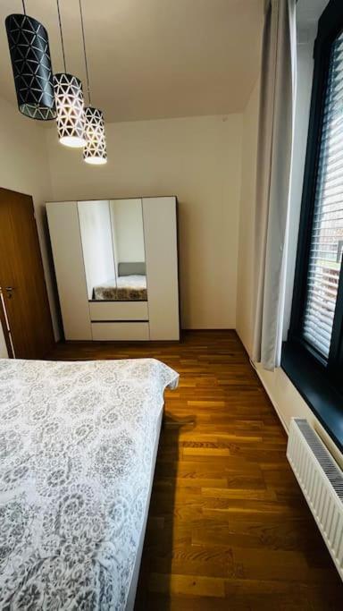 Apartment Holesovice, Garden, Garage ปราก ภายนอก รูปภาพ